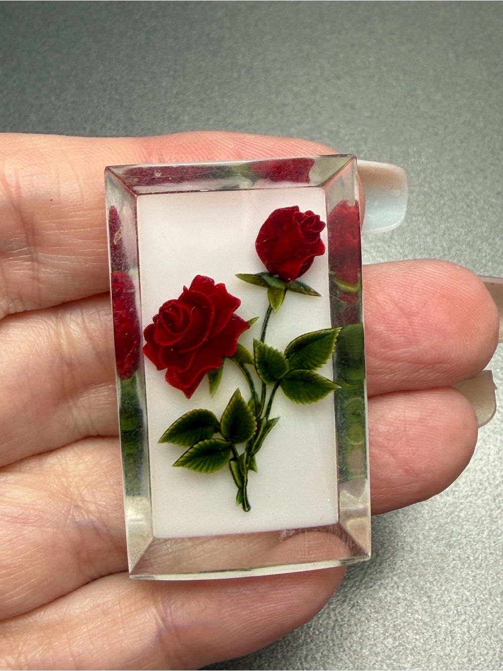 🙈2/$40 Vintage Reversed Carved Red Rose Lucite Floral Brooch